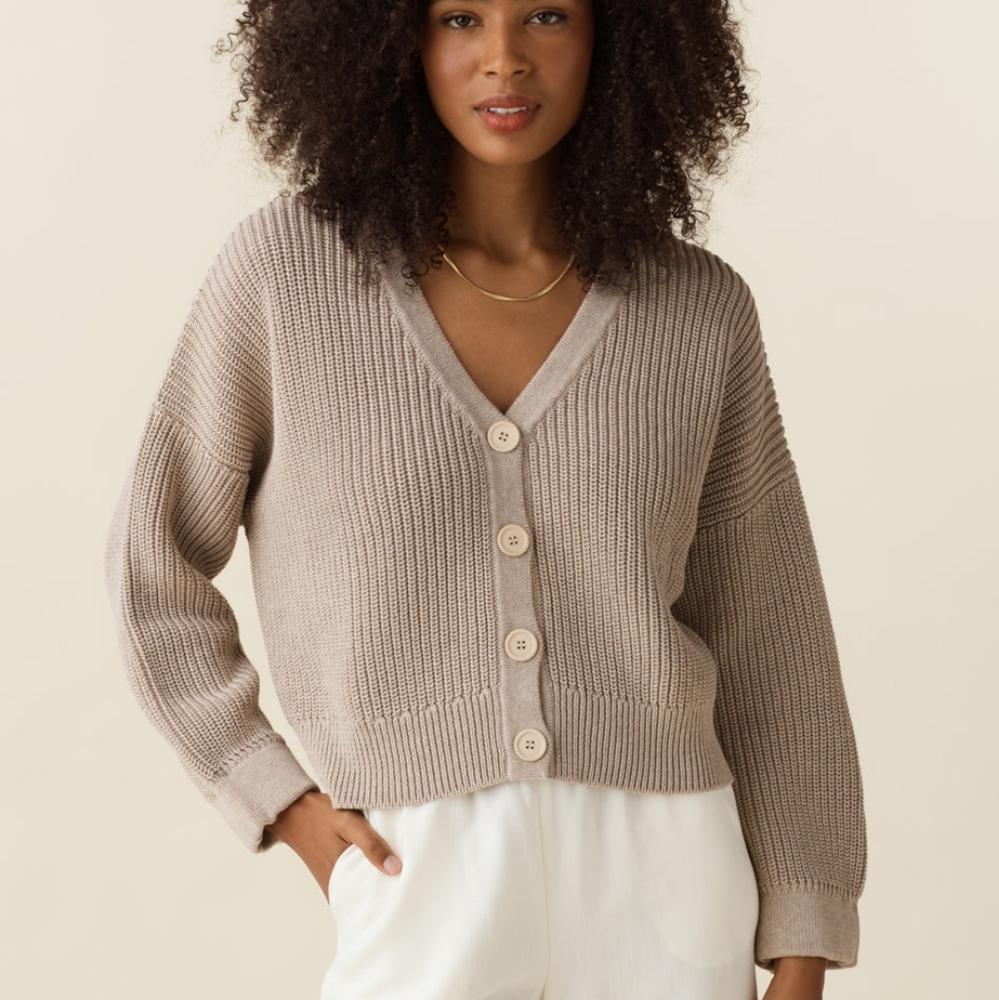VETTA Chunky Cropped Cardigan